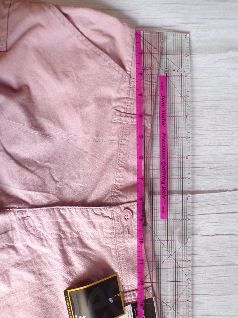 NWT LEE Women's 5" Cargo Shorts in Soft Mauve - Picture 7 of 9